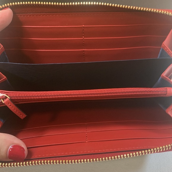 Gucci GG Supreme Blooms Zippy Wallet Rare Blue w/Red Leather Interior - Picture 12 of 17